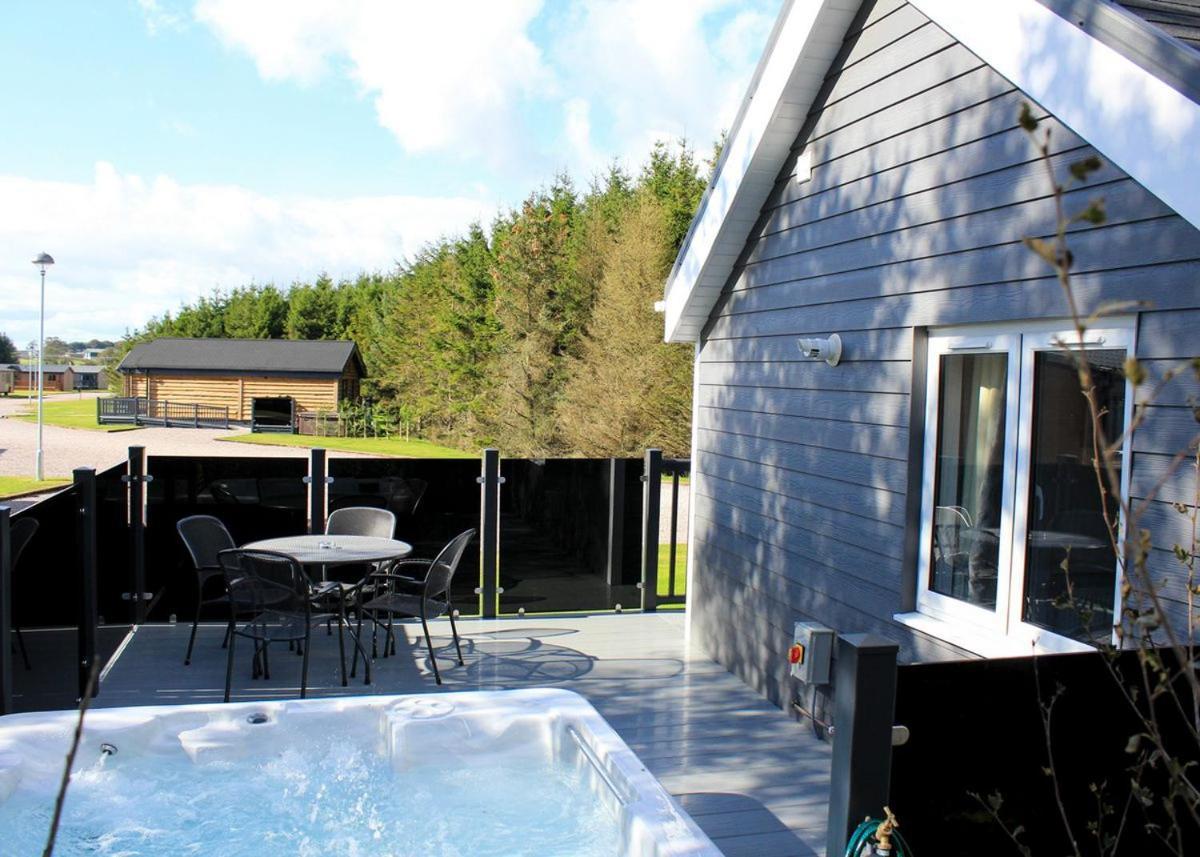 Westlands Country Park Hotel Annan Esterno foto