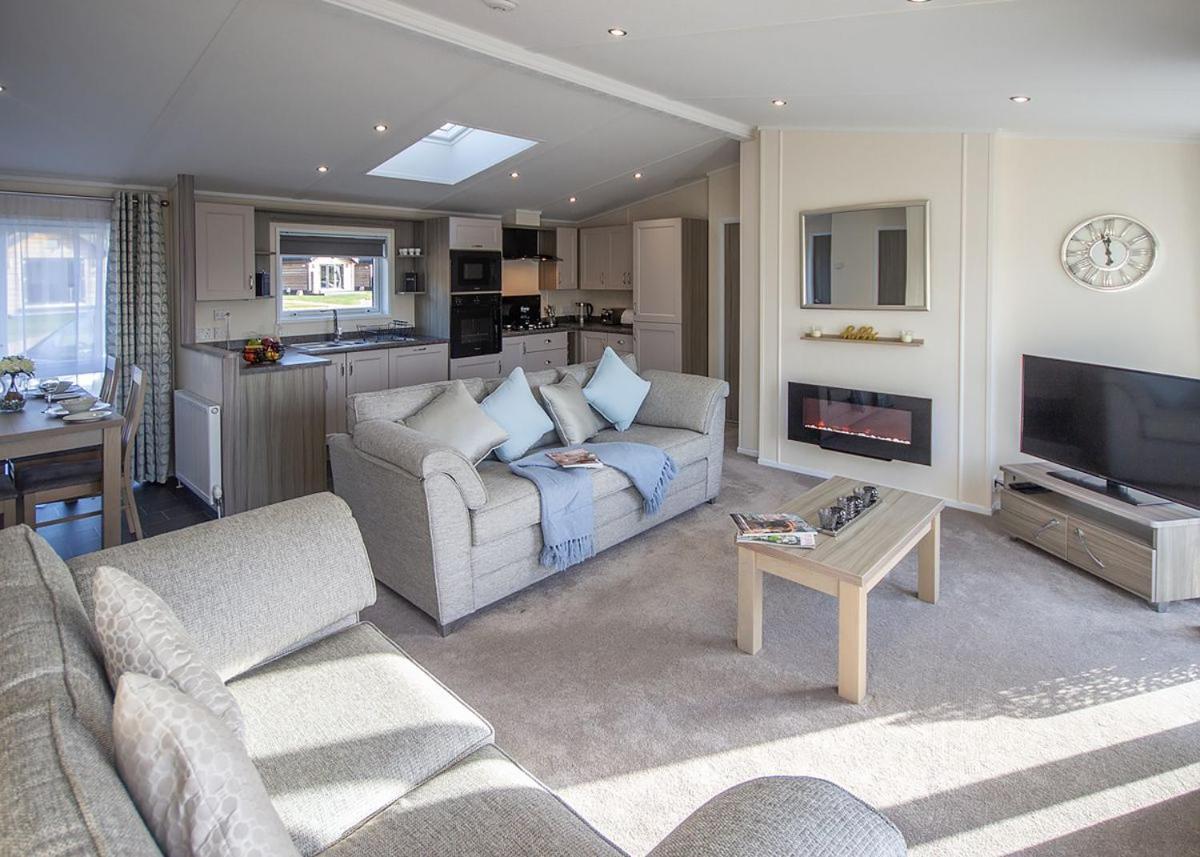 Westlands Country Park Hotel Annan Esterno foto