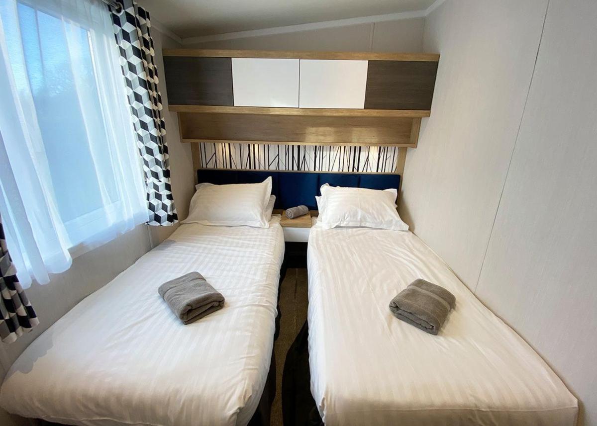 Westlands Country Park Hotel Annan Esterno foto