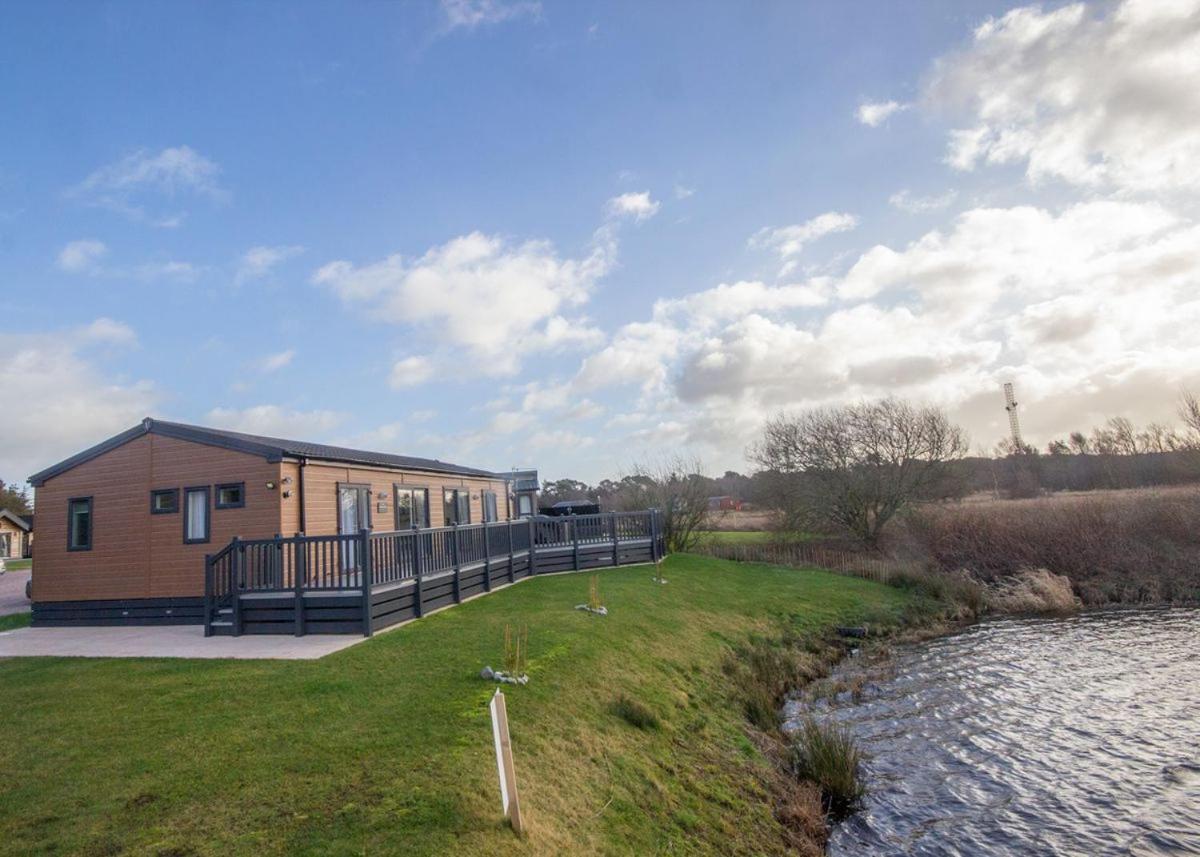 Westlands Country Park Hotel Annan Esterno foto