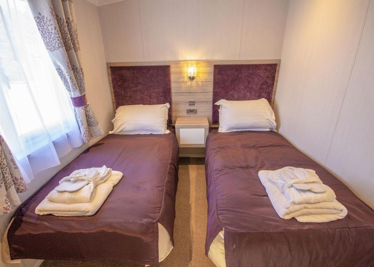 Westlands Country Park Hotel Annan Esterno foto