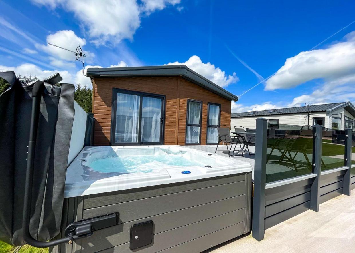 Westlands Country Park Hotel Annan Esterno foto